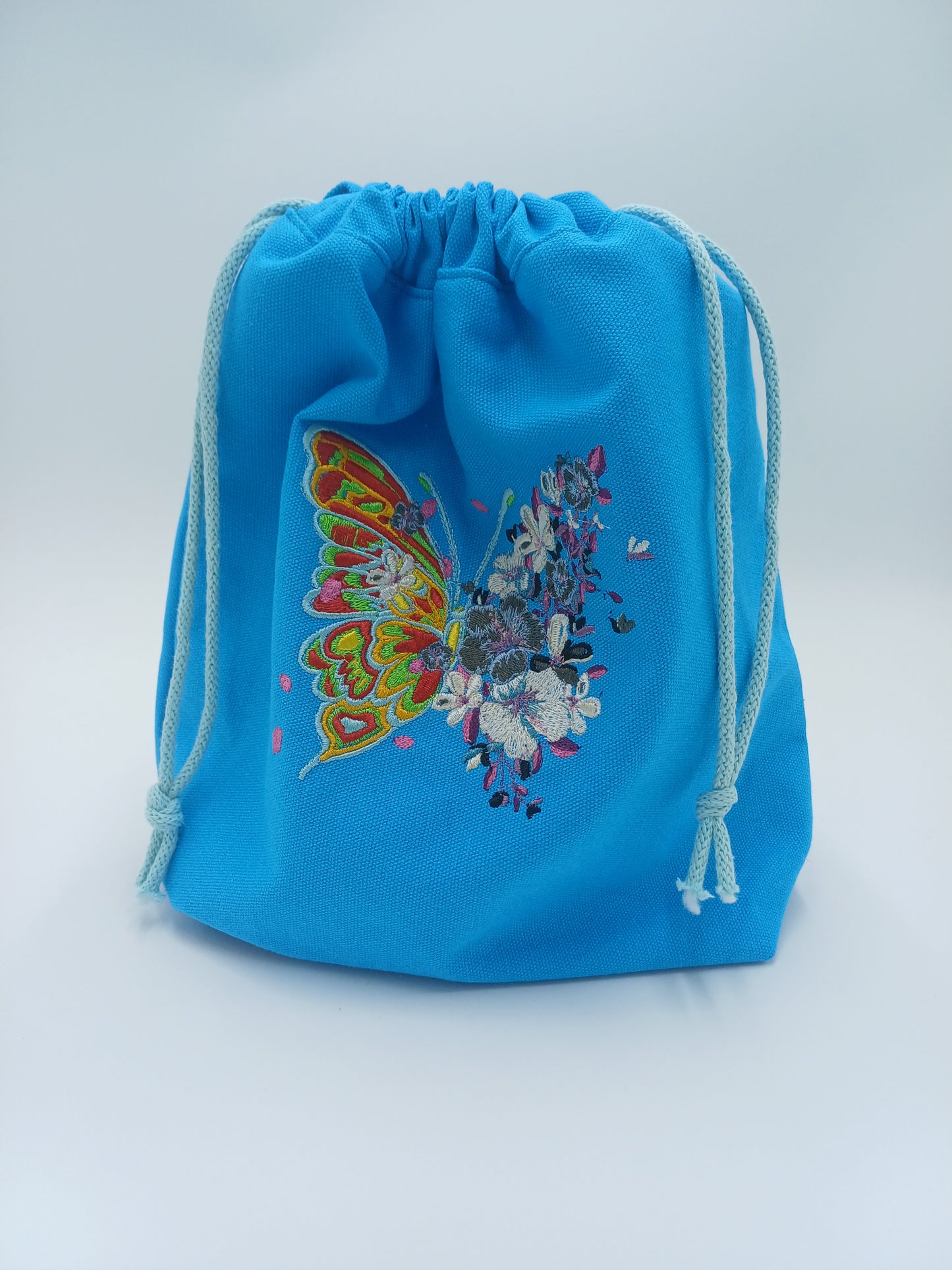 kleine Projectbag mit Kordelzug und Stickmotiv Schmetterling