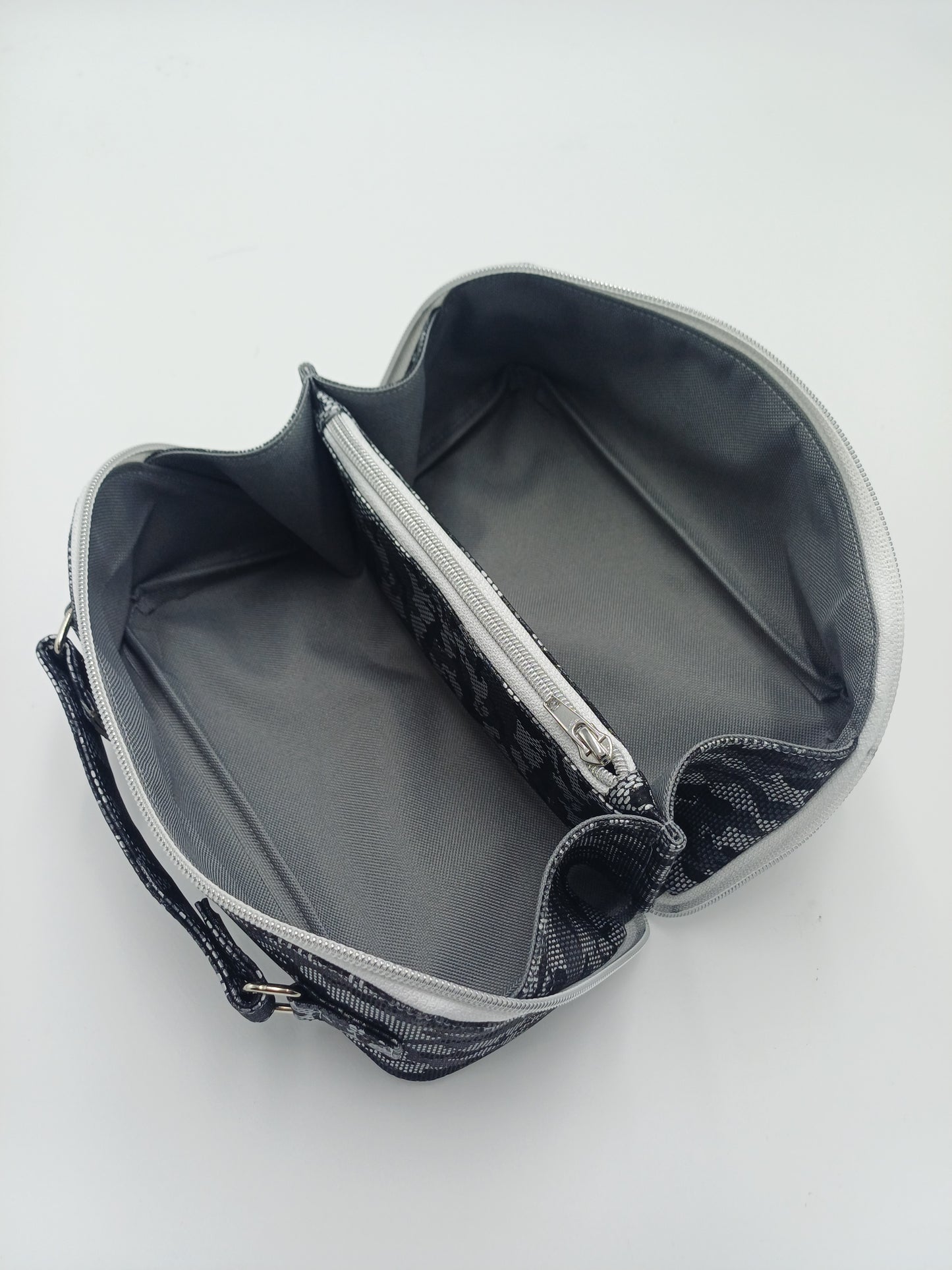 Open wide Bag im Camouflage Design