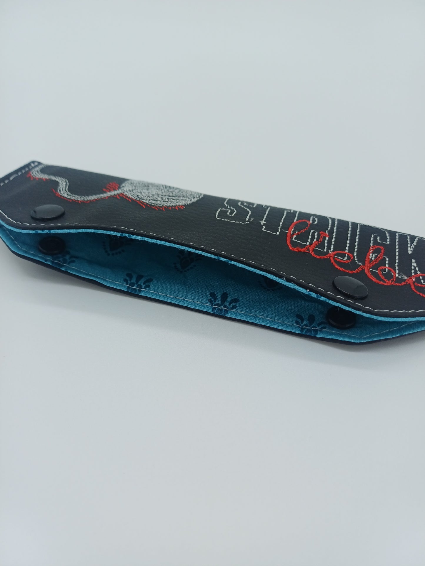 Needle Cozy 15cm schwarz-rot