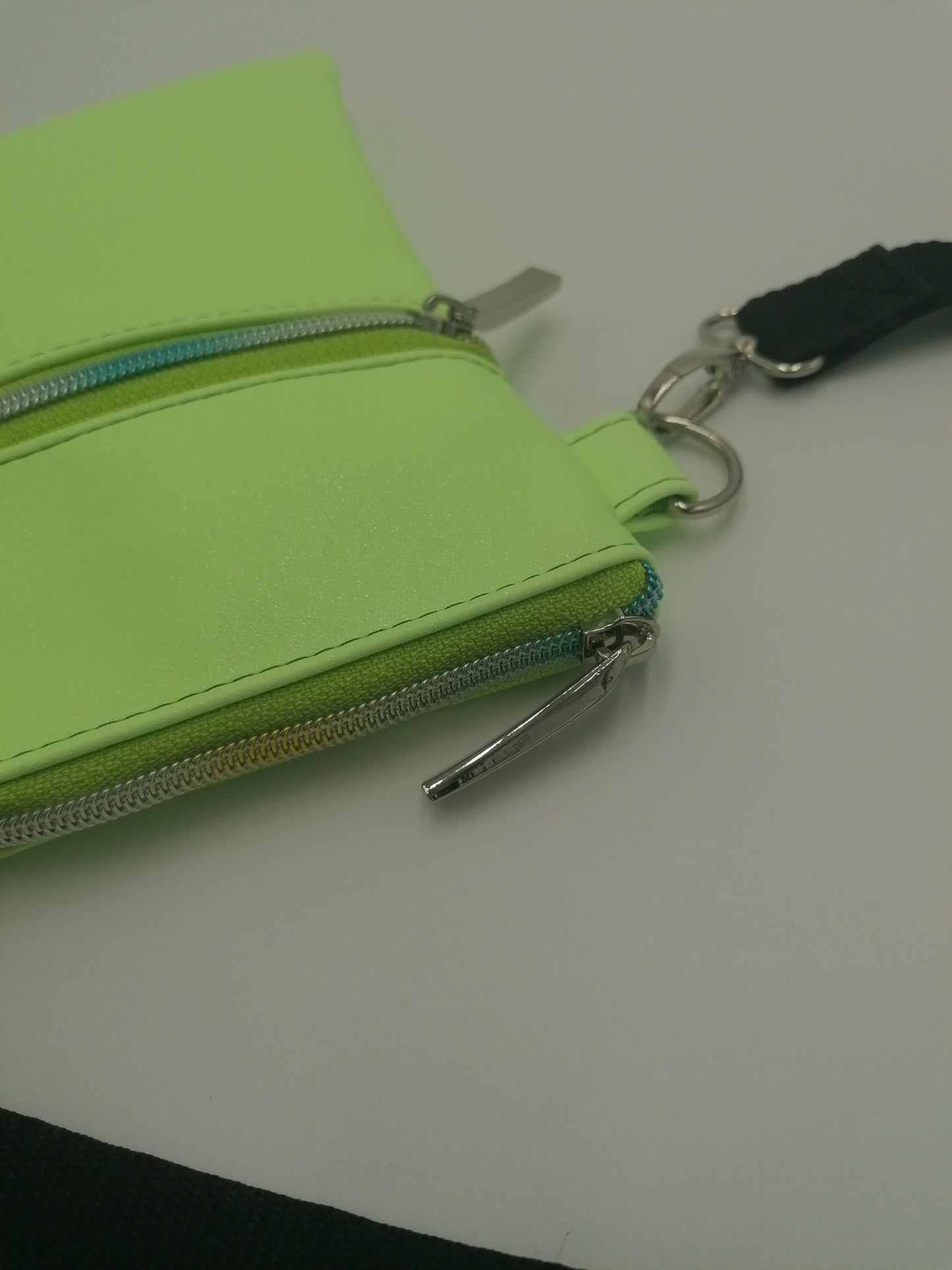 kleine Umhängetasche "schimmer lemon"