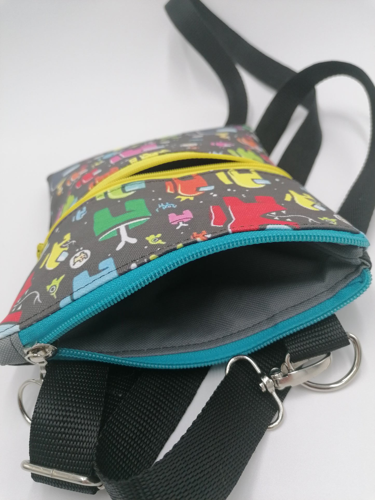 kleine Umhängetasche "Among us"