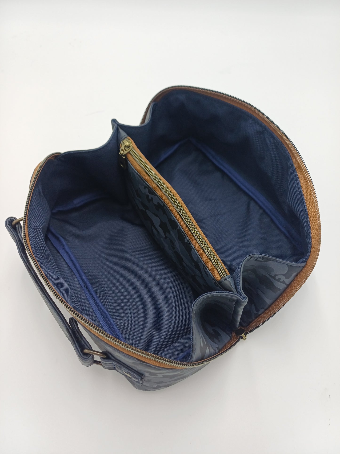 Open wide Bag im Tarn Design