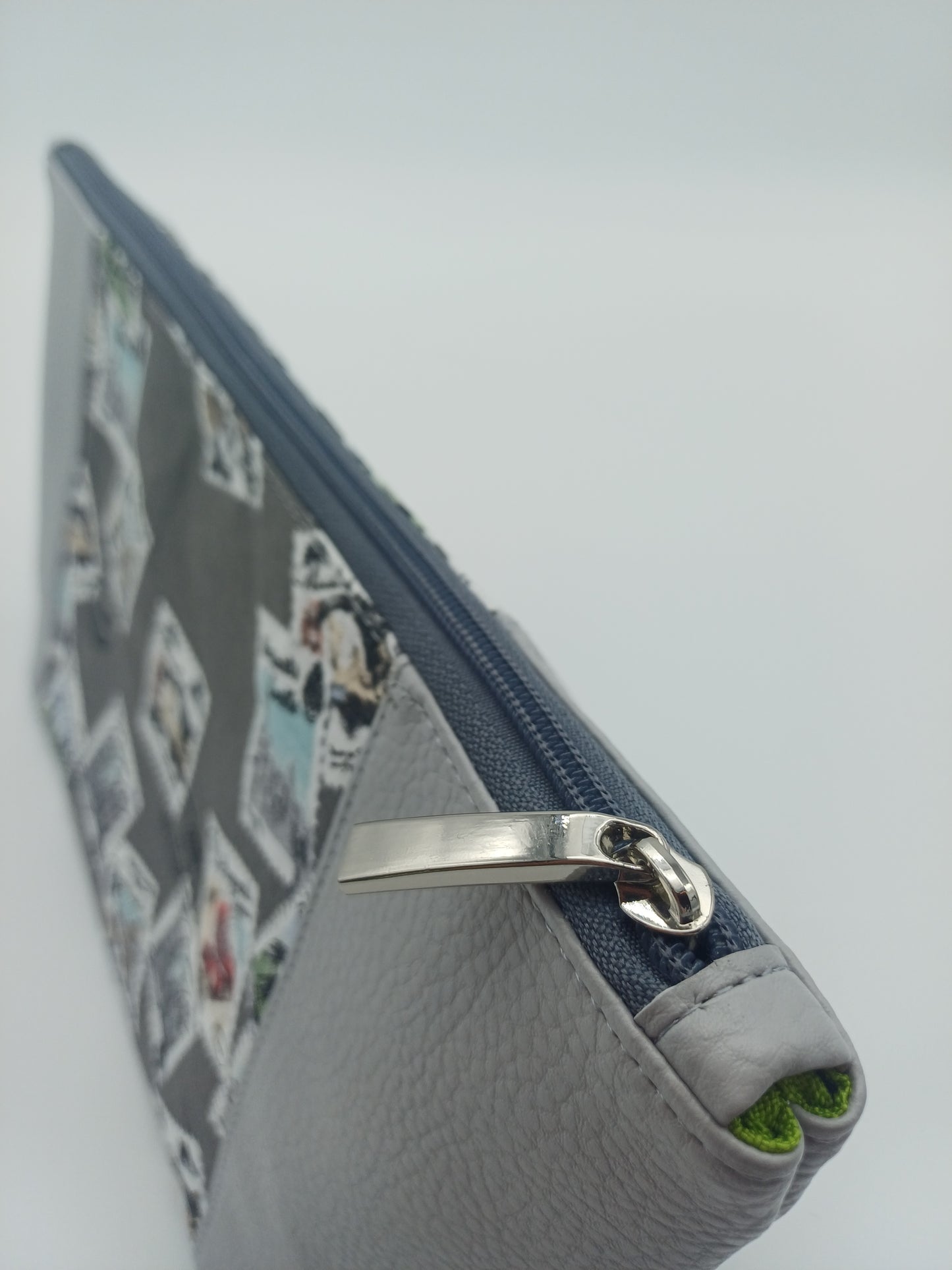 Peek a Boo Briefmarke