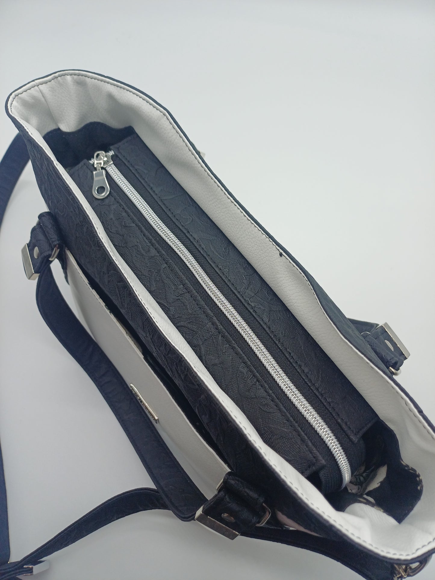 Hiraeth Handbag B- Ware