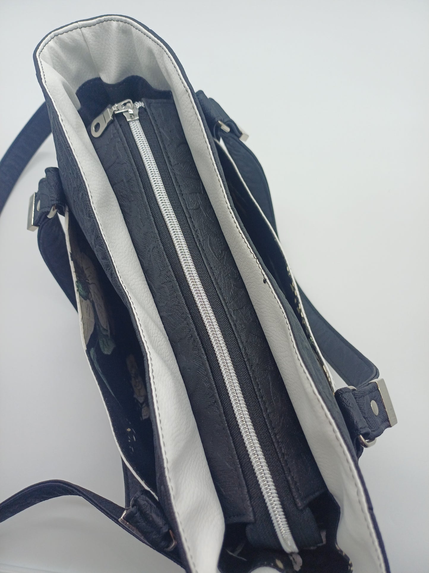 Hiraeth Handbag B- Ware