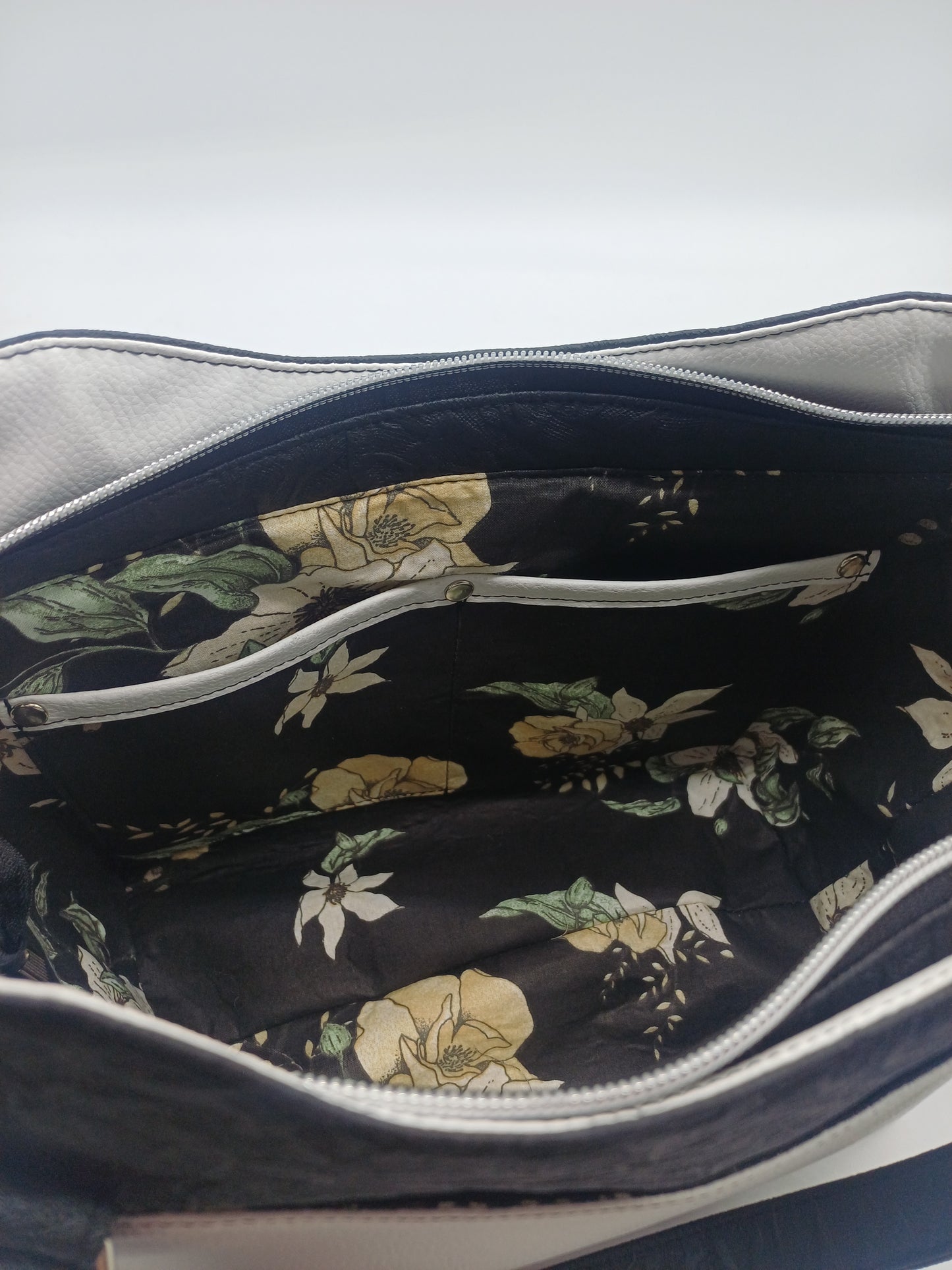 Hiraeth Handbag B- Ware