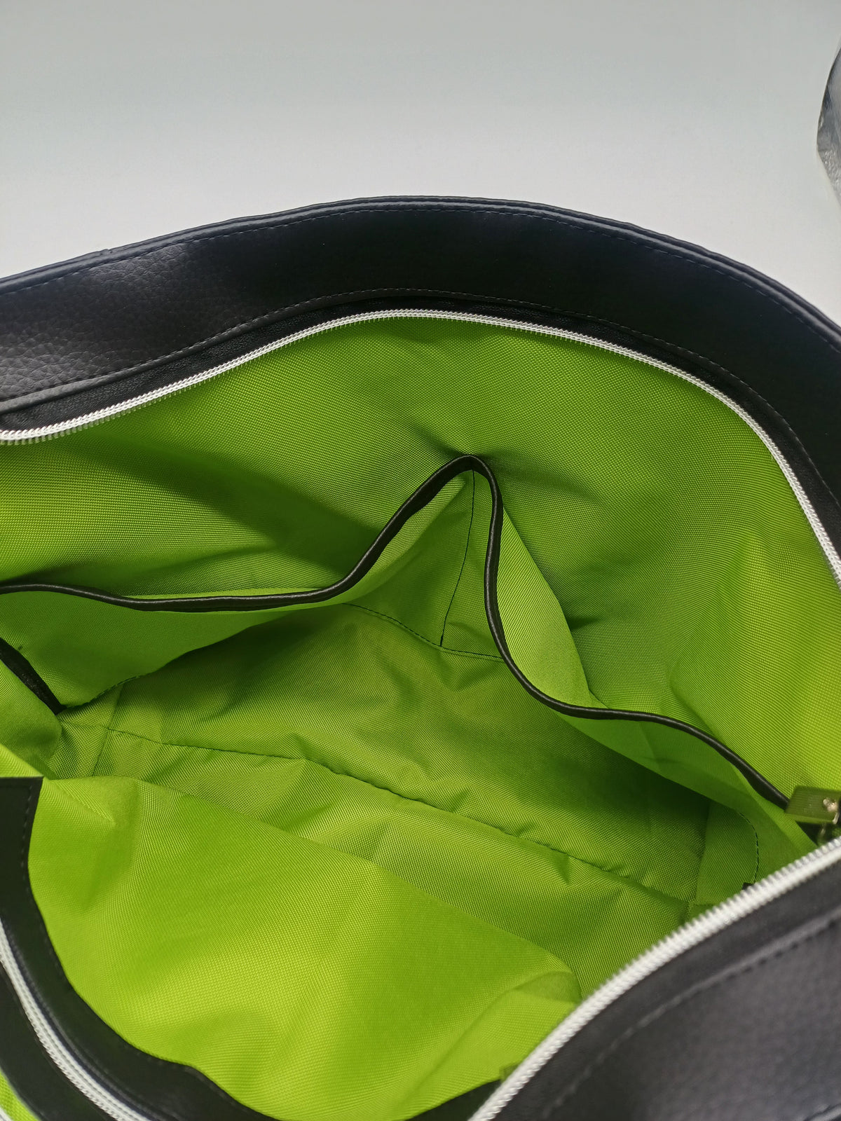 Handtasche mit Katzenmädchen & Schmetterlingen