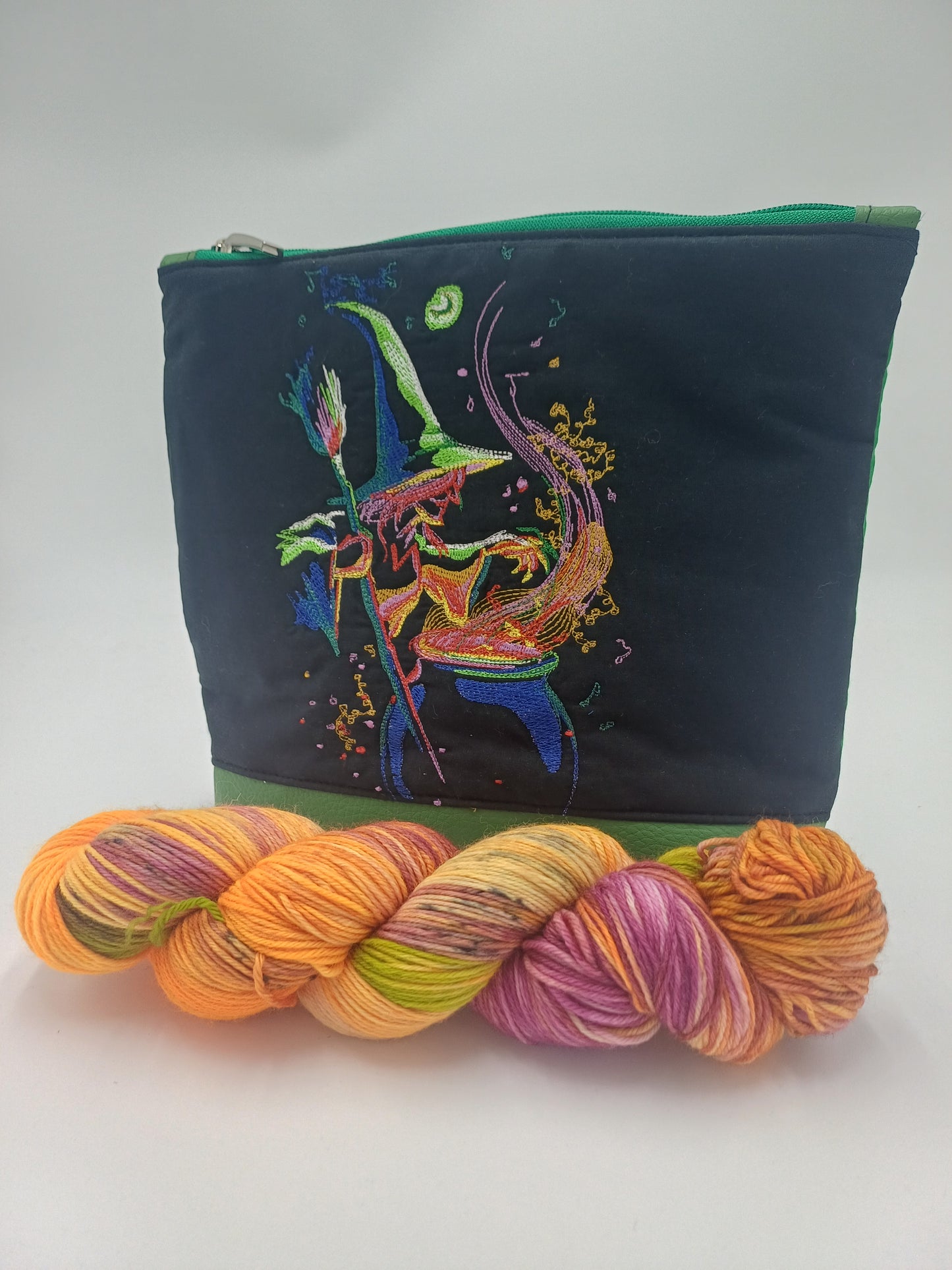 Pre Order Kleine Projectbag Halloween Hexe (optional mit einem Strang Sockenwolle )