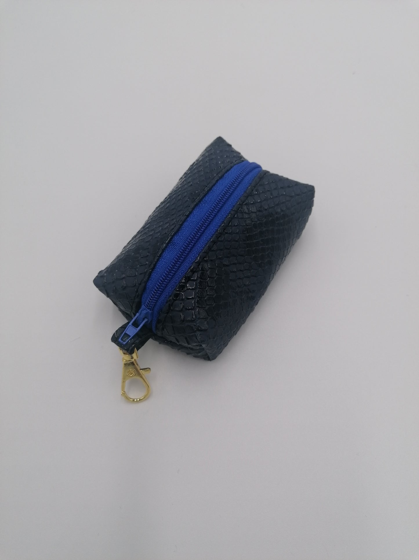 Mini Boxybag "blue snake" Schlüsselanhänger